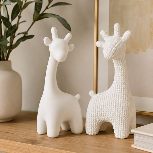 Girafas decorativas minimalistas brancas - lisa e tricô