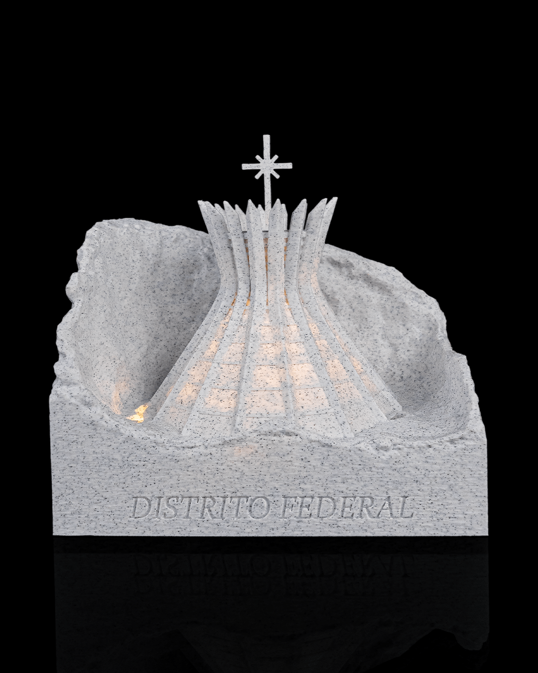Luminária da Catedral de Brasília acesa