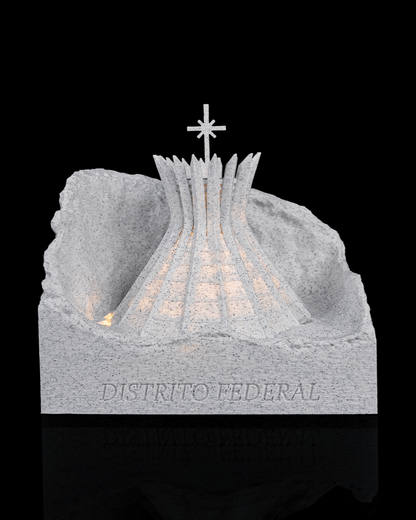 Luminária da Catedral de Brasília acesa
