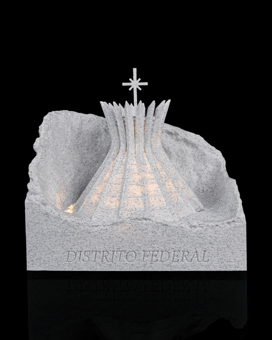Luminária da Catedral de Brasília acesa
