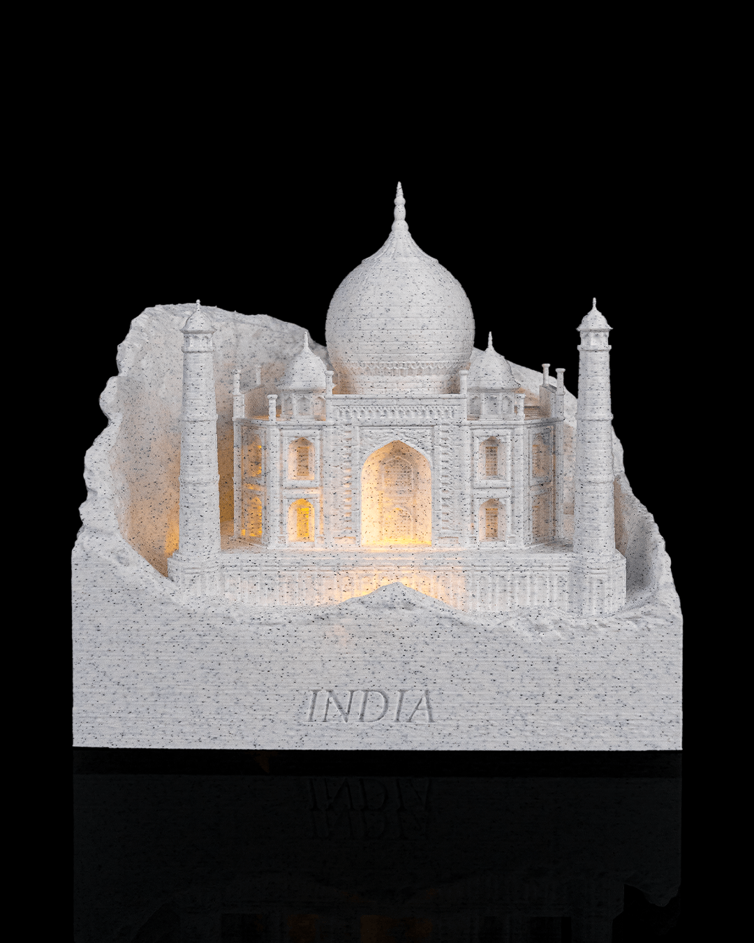 Luminária do Taj Mahal acesa