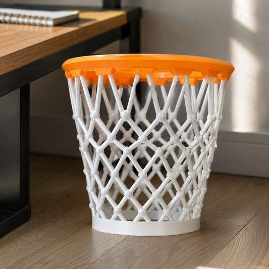 Lixeira cesta de basquete com rede branca e aro laranja no home office