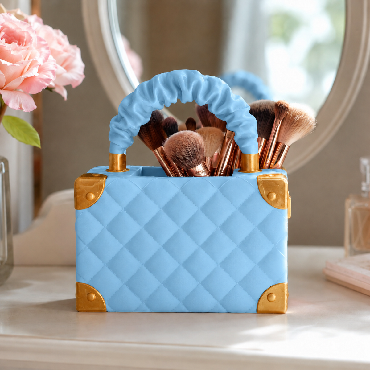 Vaso Bolsa Couture — Azul Celeste com detalhes dourados