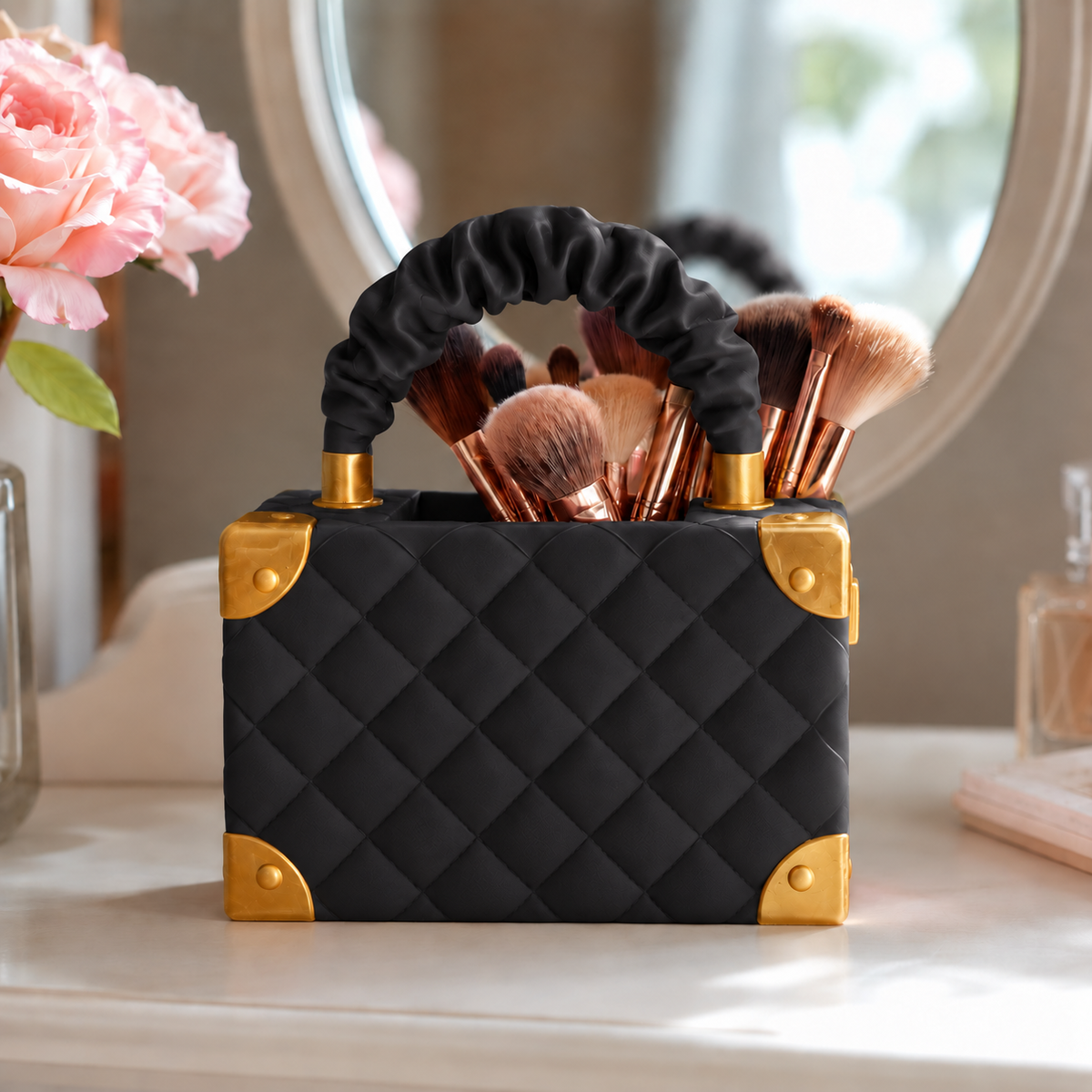 Vaso Bolsa Couture — Preto com detalhes dourados