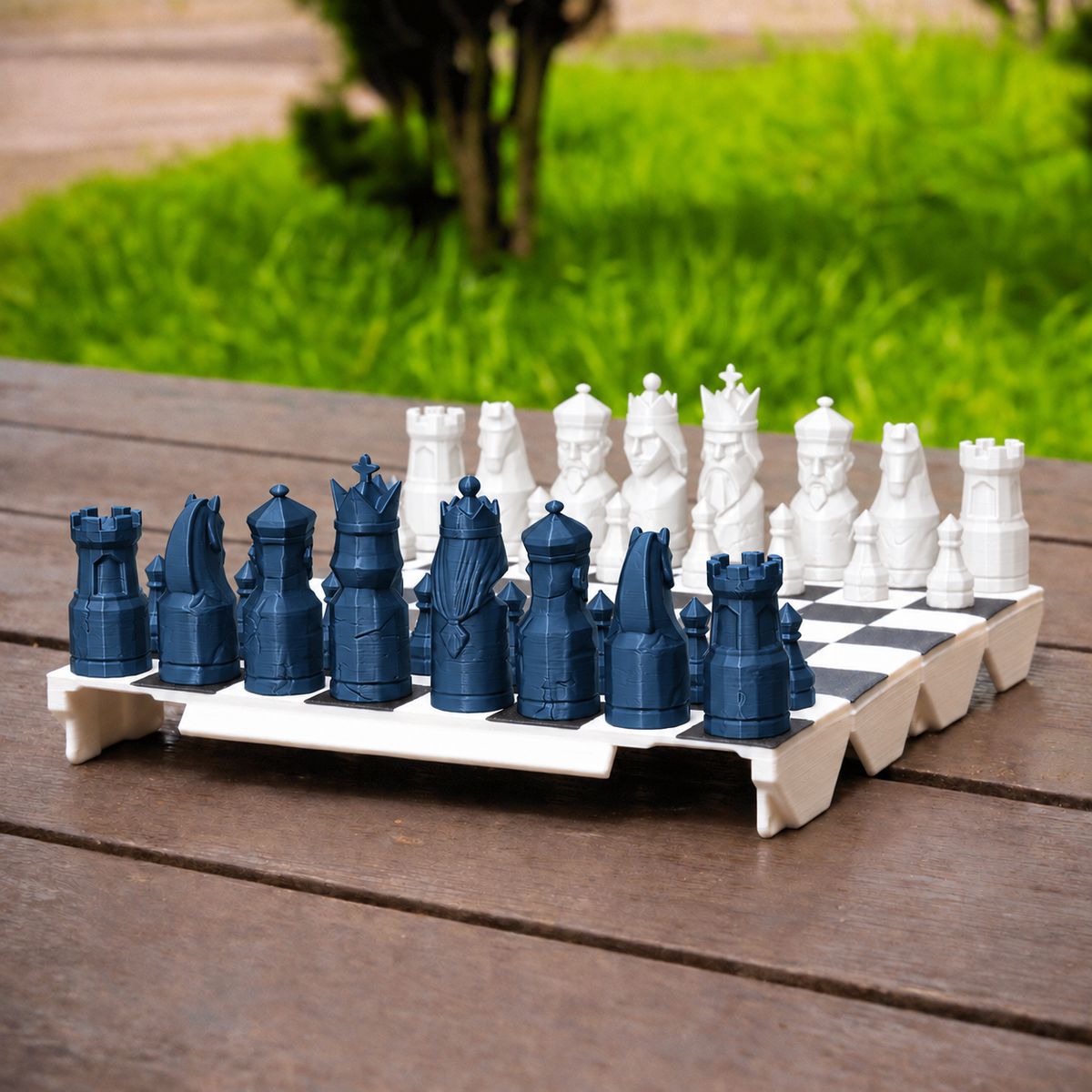 Gambito: tabuleiro branco e preto com peças Dark Blue e branco.