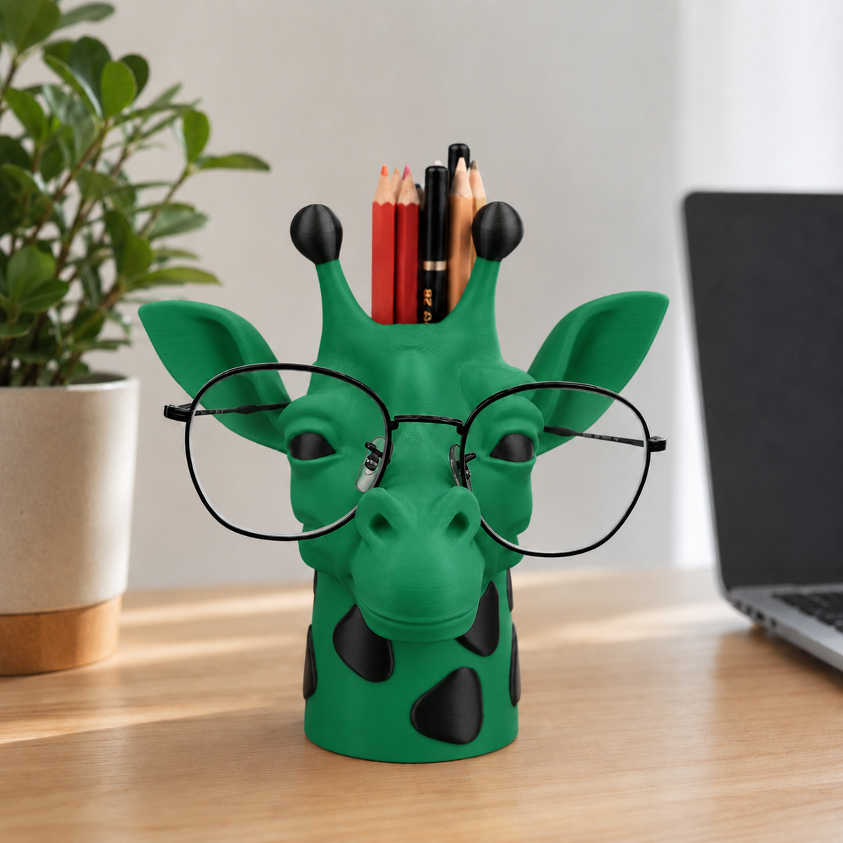 Gigi — Girafa Porta-Óculos e Canetas — Holly Green com pintinhas pretas
