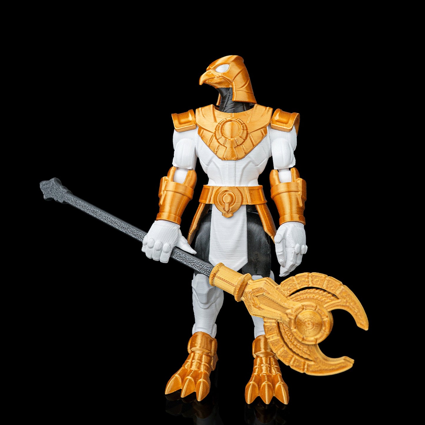 Hórus Mecha — boneco articulado do deus egípcio do céu