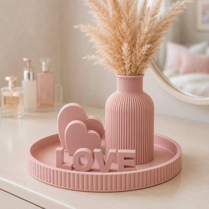 Kit japandi Love rosa empoeirado em cômoda de quarto