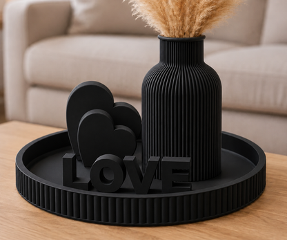 Kit japandi Love preto na mesa de centro da sala