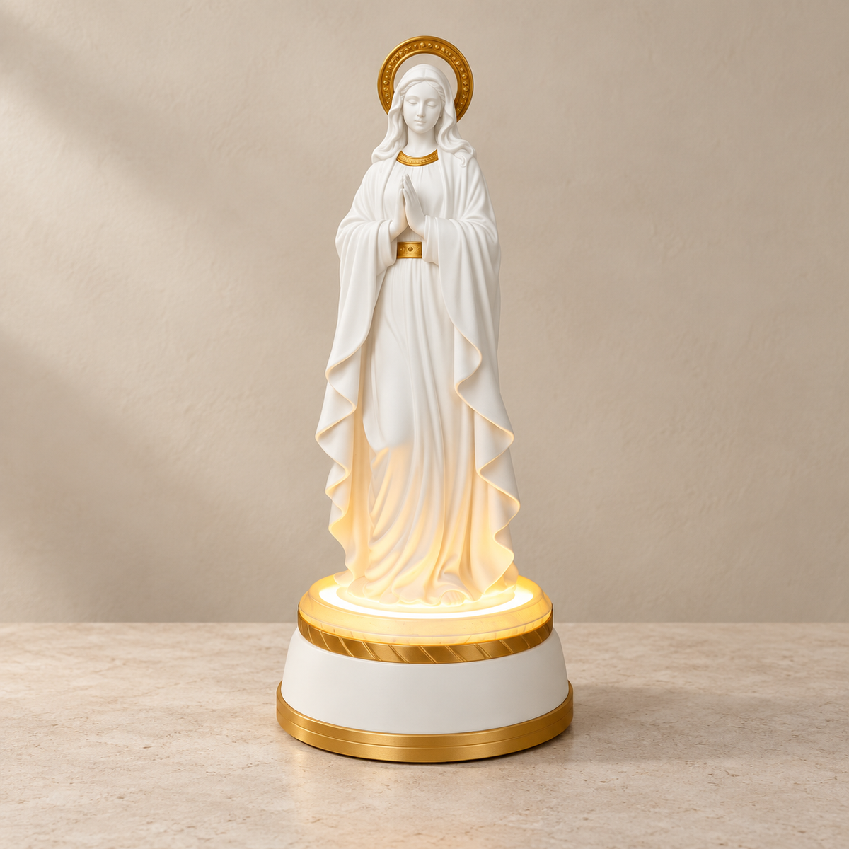 Nossa Senhora Iluminada — Branco com detalhes dourados