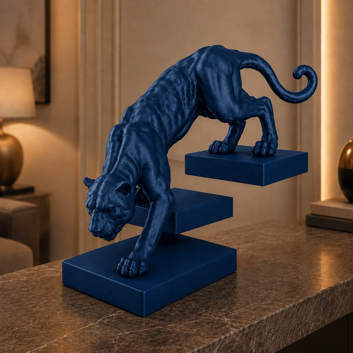 Pantera em Movimento na cor Dark Blue em ambiente elegante e moderno
