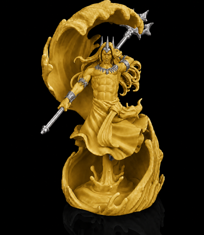 Escultura de Poseidon, deus dos mares, empunhando o tridente, na cor dourada, com detalhes prateados