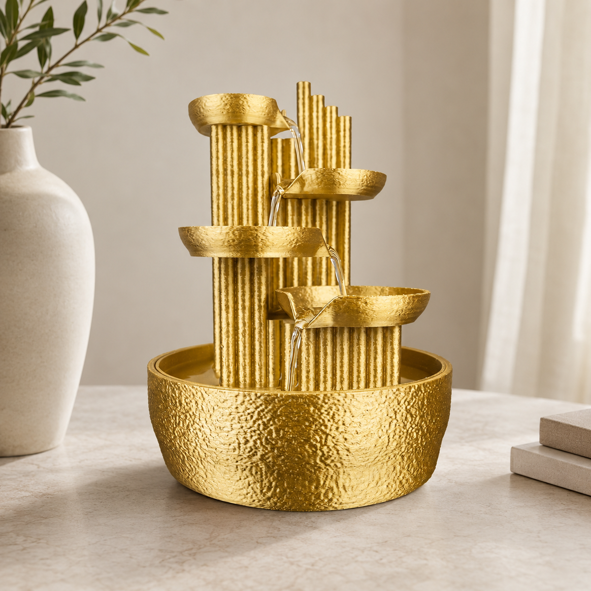 Fonte Quiet Principle na cor Dourado