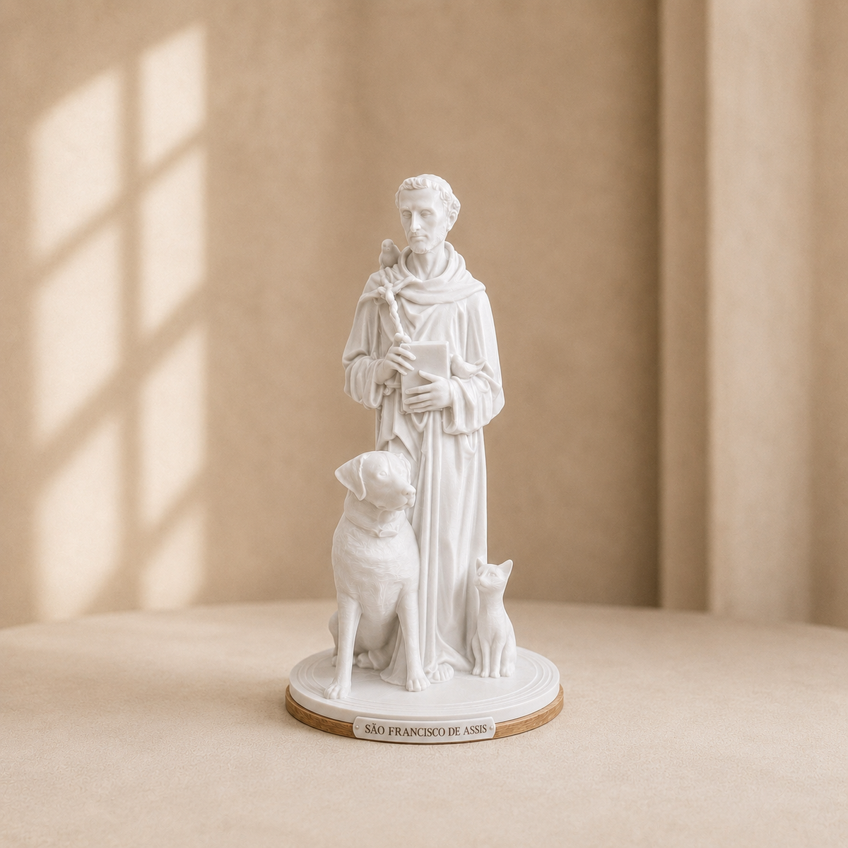 São Francisco dos Animais — escultura na cor Branco