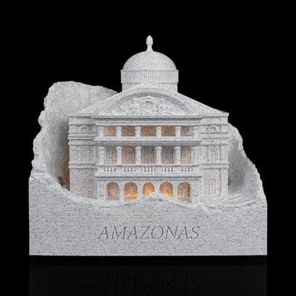 Teatro Amazonas luminária branca com AMAZONAS gravado na base