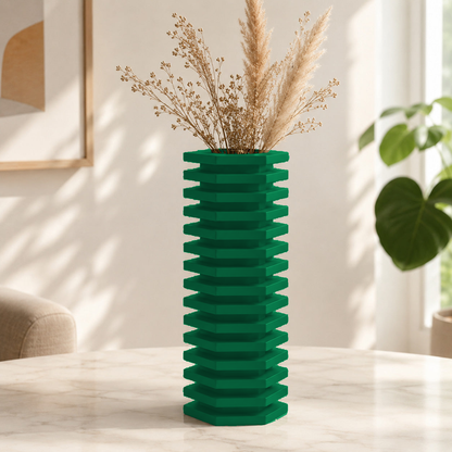 Vaso decorativo com camadas escalonadas em zigurate, na cor verde escura