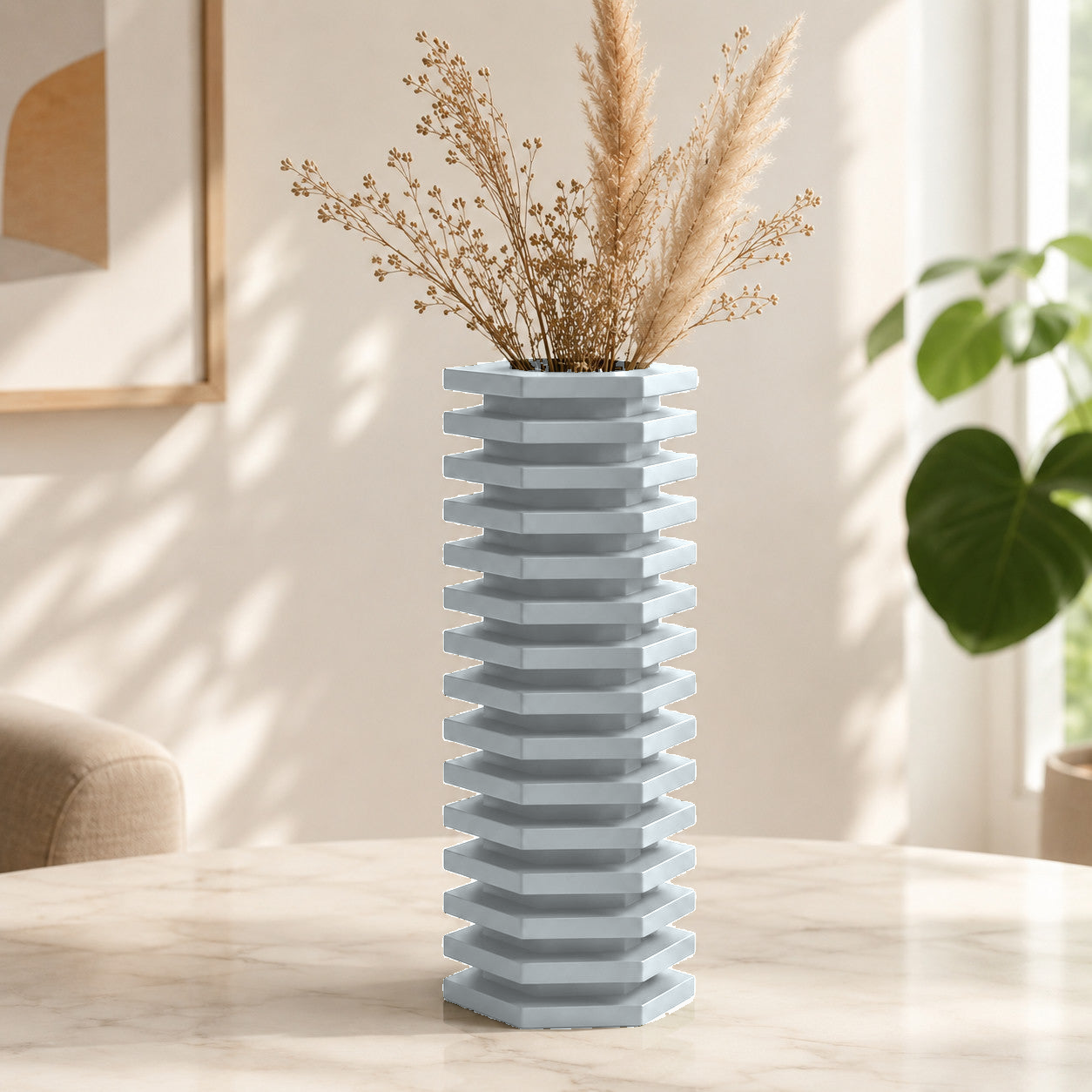 Vaso decorativo com camadas escalonadas em zigurate, na cor translúcida