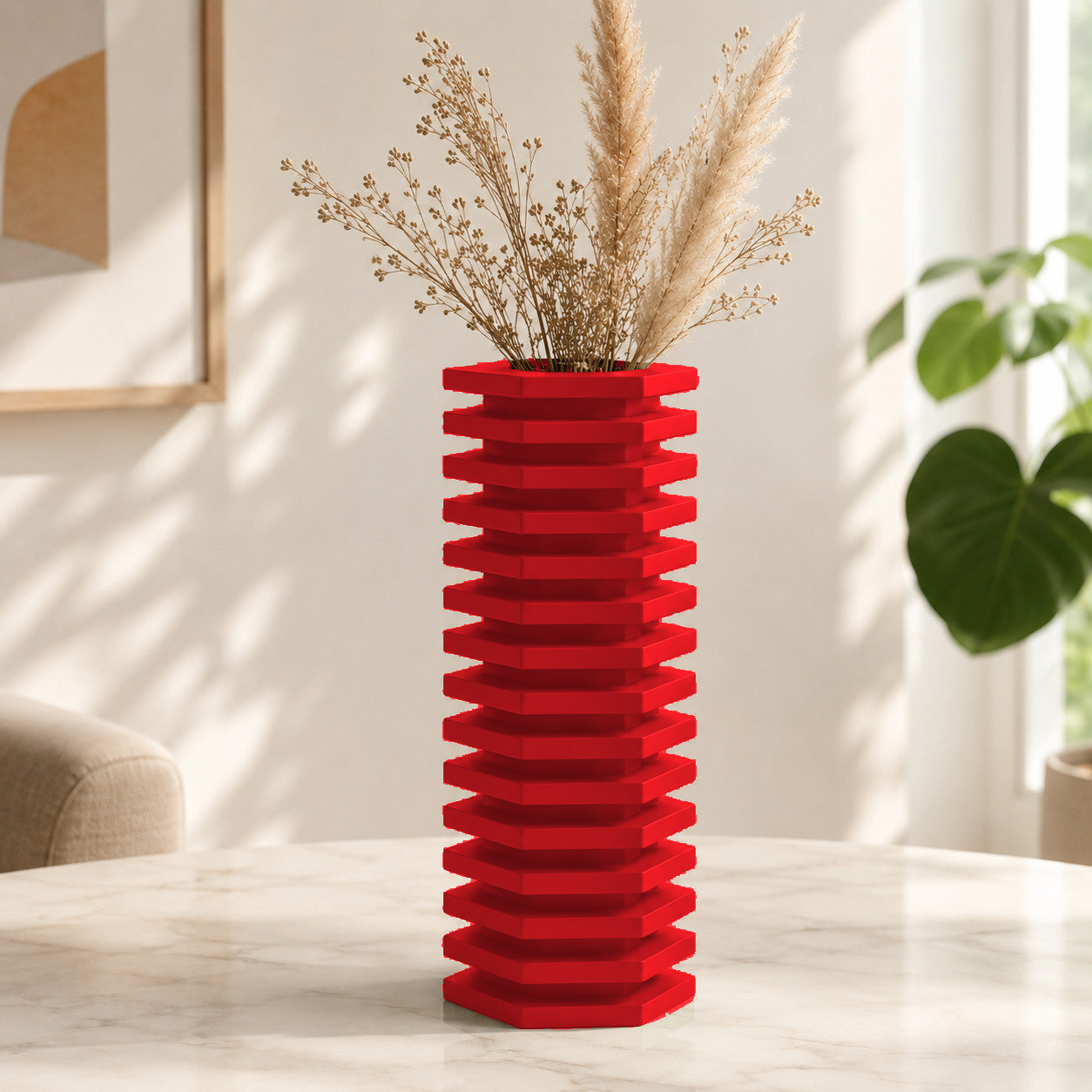 Vaso decorativo com camadas escalonadas em zigurate, na cor vermelha