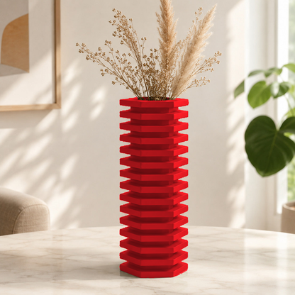 Vaso decorativo com camadas escalonadas em zigurate, na cor vermelha