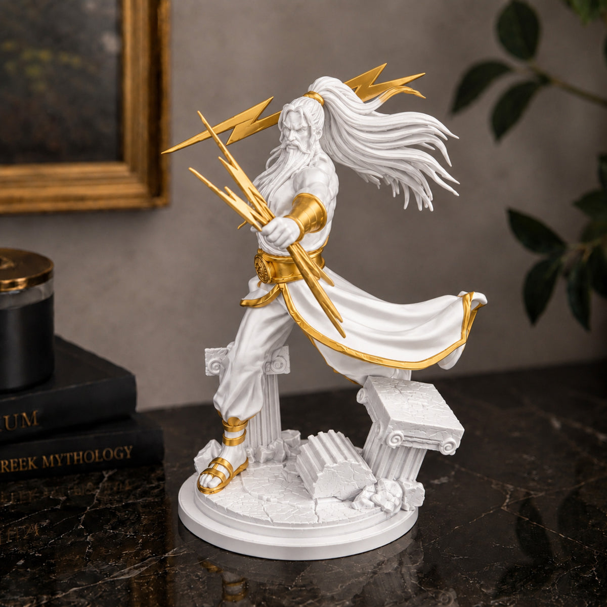 Estátua Zeus branca com acessórios em dourado silk