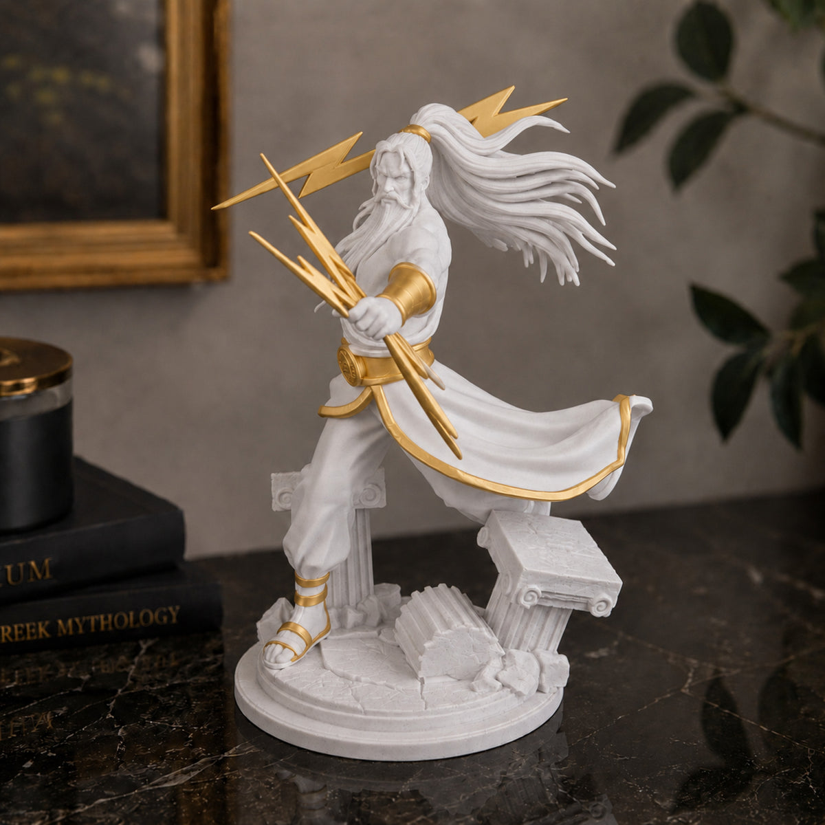 Estátua Zeus em mármore branco pontilhado com acessórios em dourado silk